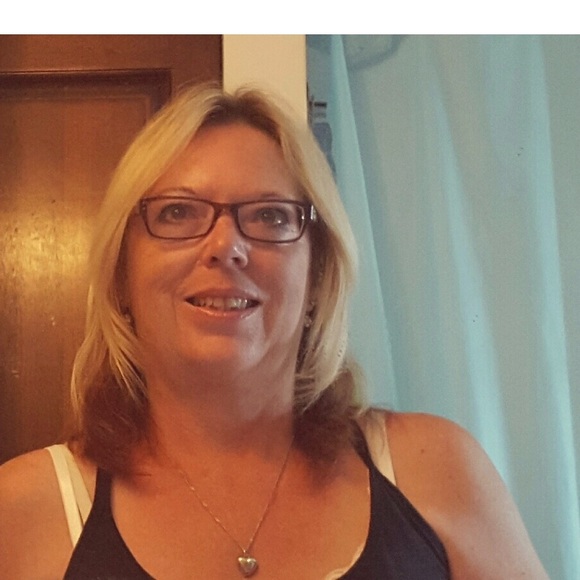 Profile Picture of Michelle Bastien (@mim7) on Poshmark