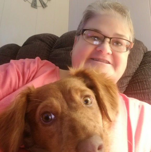 Profile Picture of Myra Singleton (@myra_singleton) on Poshmark