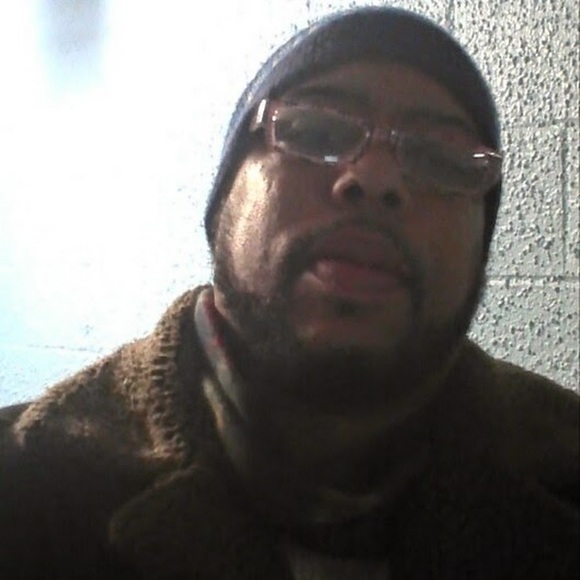 Profile Picture of Raphael Acosta (@plinky37) on Poshmark