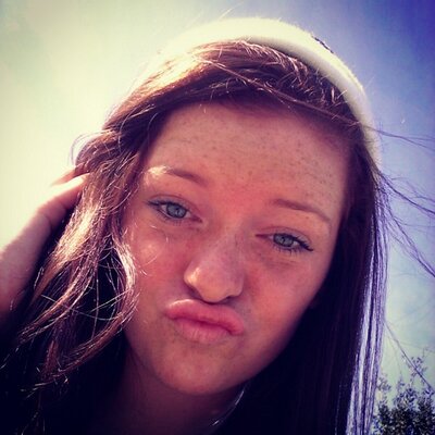 Profile Picture of Julia Winters (@juliawinters25) on Twitter