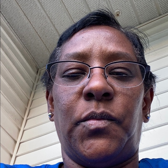 Profile Picture of Ada Allen (@adamarie63) on Poshmark