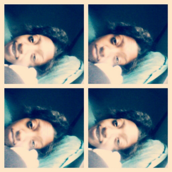 Profile Picture of Queasha Lafayette (@queashal) on Poshmark