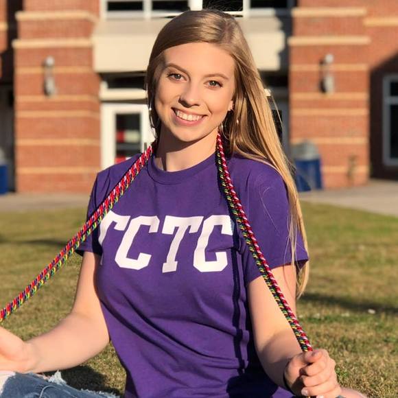 Profile Picture of Ashlyn Fowler (@ashlynnfowler) on Poshmark