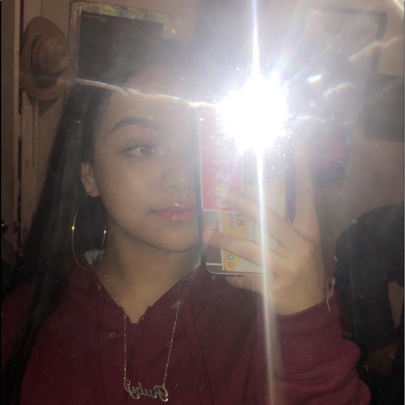 Profile Picture of Ruby Castaneda (@rubycastaneda14) on Poshmark