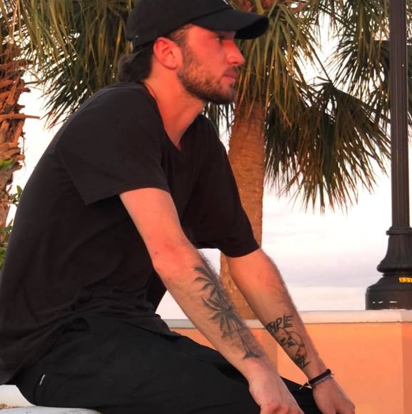 Profile Picture of Thomas Brady (@thomasbrady808) on Poshmark