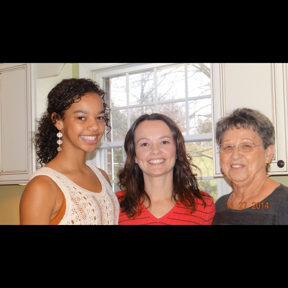 Profile Picture of Sydni Lollar (@syd_lollar4) on Poshmark