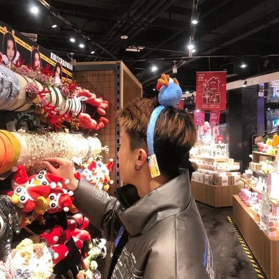 Profile Picture of Andy Siri (@andrewdada2008) on Twitter