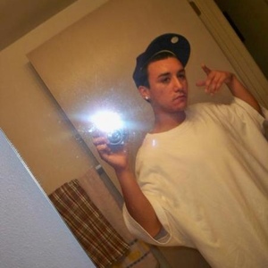 Profile Picture of Albert Tarin (@pixlon) on Myspace