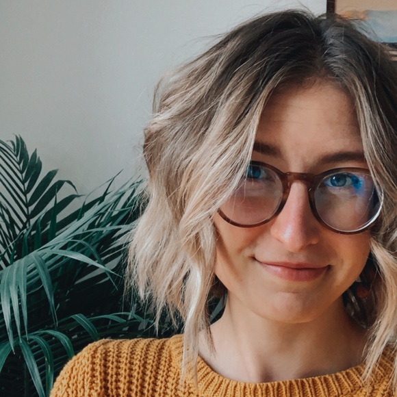 Profile Picture of Alexa Bianchi (@alexa_bianchi) on Poshmark