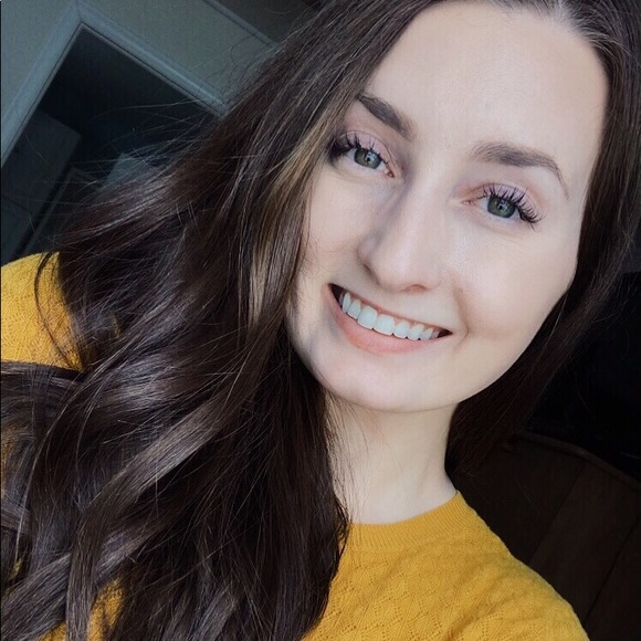 Profile Picture of Pascale Francoeur-pelletier (@pascalefp) on Poshmark