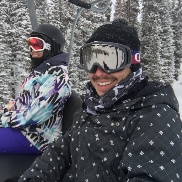 Profile Picture of Andrew Andasola (@aandasola31) on Poshmark