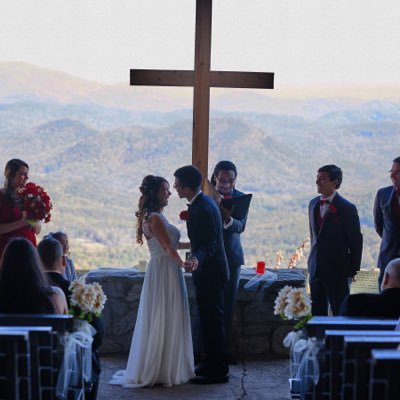 Profile Picture of Allison Suarez (@al_bud) on Twitter