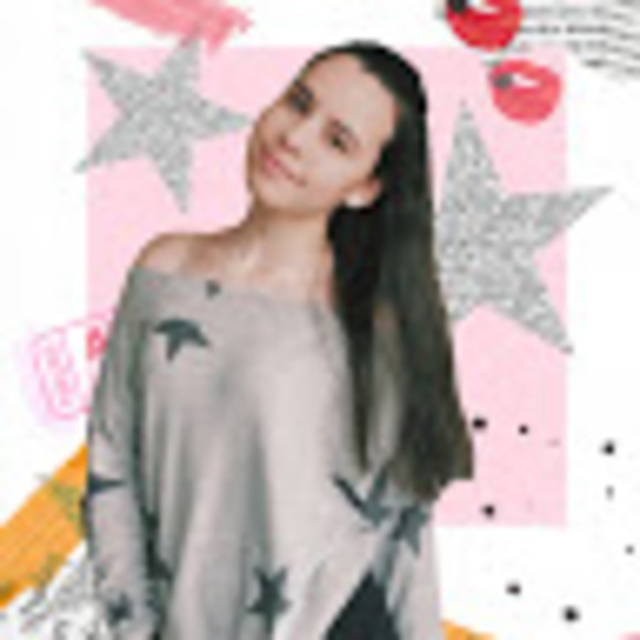 Profile Picture of Ava-leigh Solomon (@hotpink0121) on Poshmark