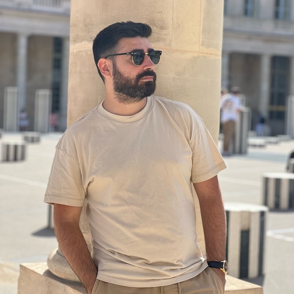 Profile Picture of Ilan Elbaz (@ilanelbaz) on Poshmark