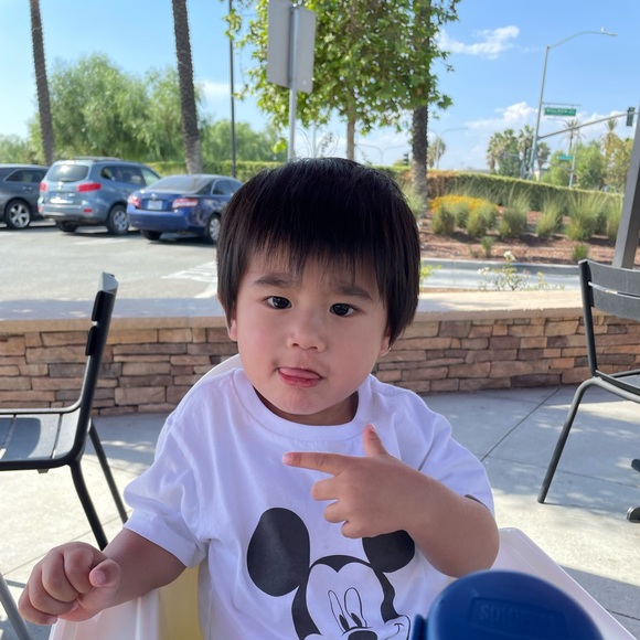 Profile Picture of Yiting Li (@yiting_li) on Poshmark