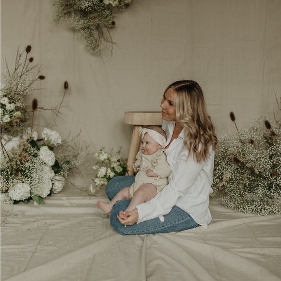 Profile Picture of Courtney Helfeldt (@chelfeldt) on Poshmark