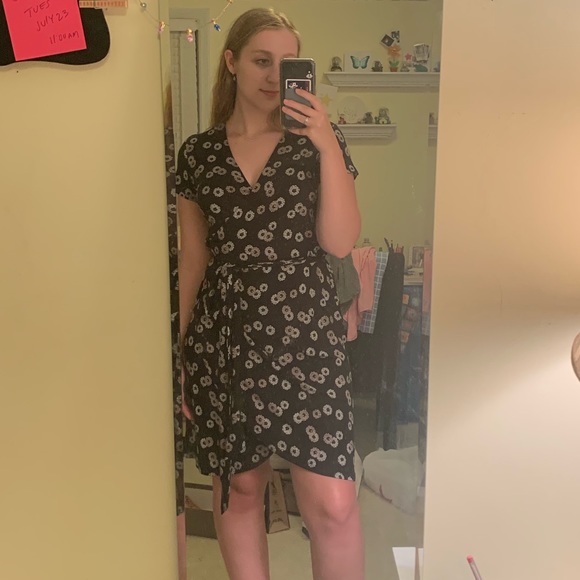 Meredith Lyverse - Poshmark Profile Picture of Meredith Lyverse (@meredithml) on Poshmark