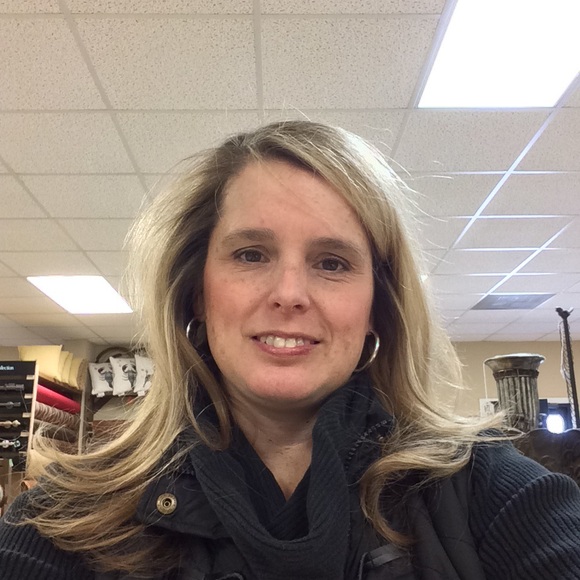 Profile Picture of Stewart Davidson (@shdavidson1) on Poshmark