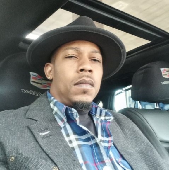 Profile Picture of Chris Wilmore (@richcreator) on Poshmark