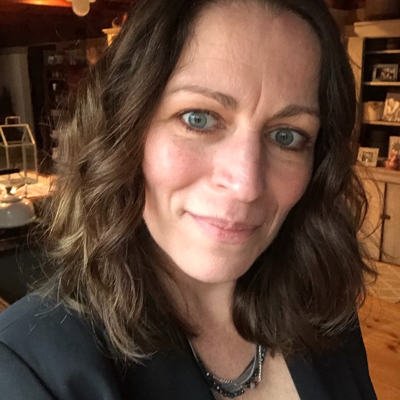 Profile Picture of Kim Argenzio (@kargenzio) on Poshmark