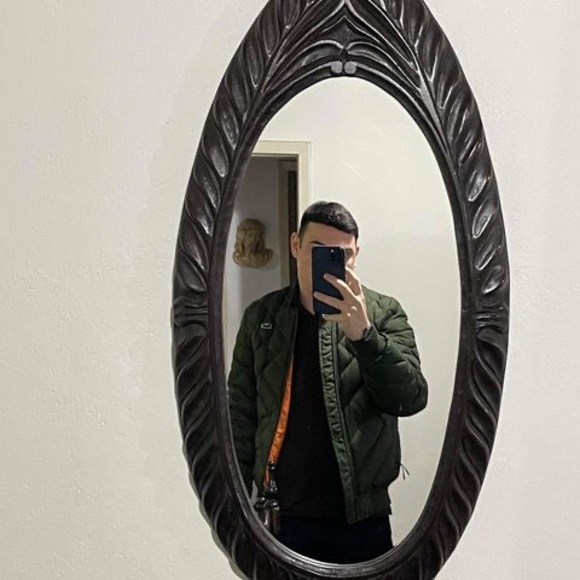 Profile Picture of Vitor Borinelli (@vitorborinelli) on Poshmark