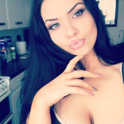 Profile Picture of Courtney_jarvis (@CourtneyJarvis5) on Twitter