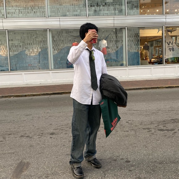 Profile Picture of Paul Sant (@dontpaul) on Poshmark