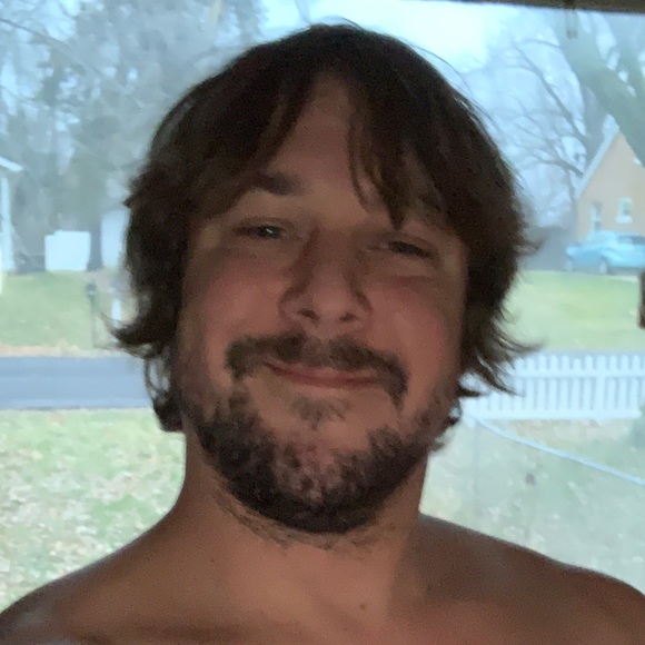 Profile Picture of Sean Sieg (@seansieg) on Poshmark