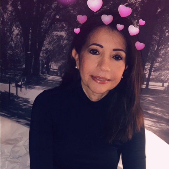 Profile Picture of Maritza Brems (@mbrems) on Poshmark