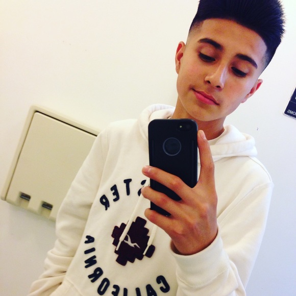 Profile Picture of Daniel Gaona (@lil_daniboi) on Poshmark