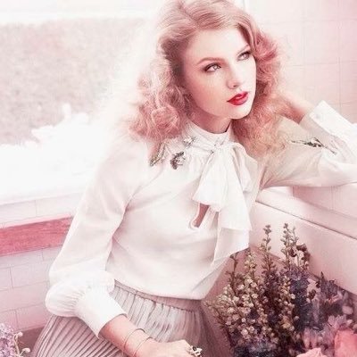 Profile Picture of Megs (@swiftxmahone) on Twitter
