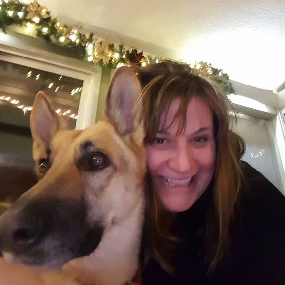 Profile Picture of Lilia Zaharris (@bellelmz) on Poshmark