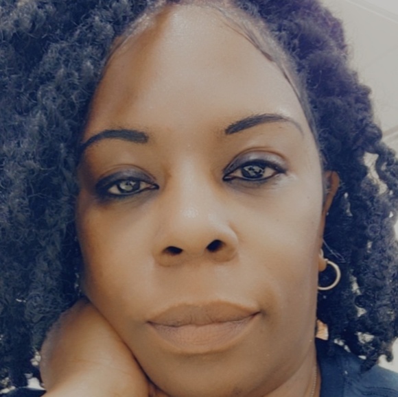 Profile Picture of Kim Jones (@kleetie1) on Poshmark