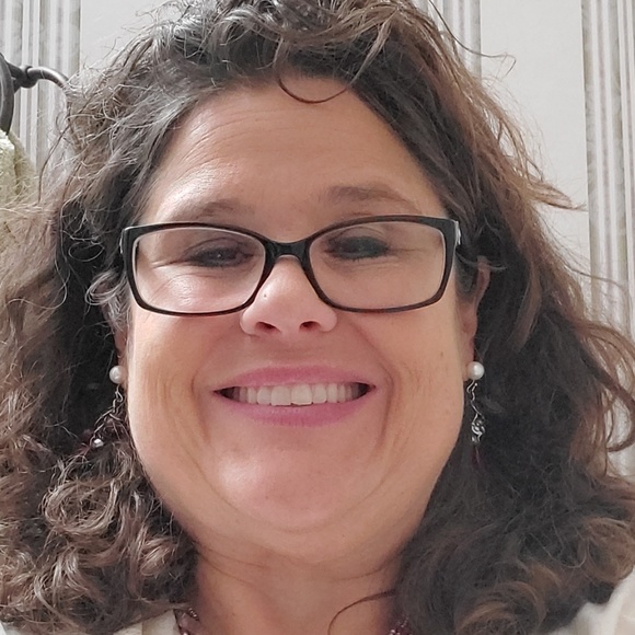 Profile Picture of Jamie Ogle (@jmelande) on Poshmark