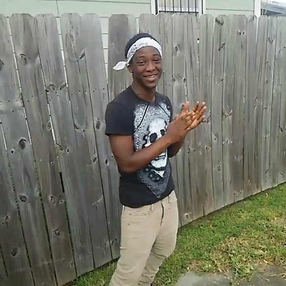 Mario Hughes - Poshmark Profile Picture of Mario Hughes (@jouli33) on Poshmark