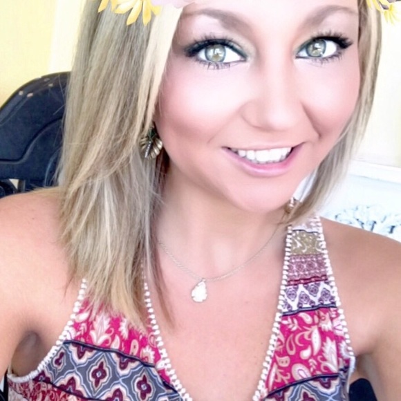 Profile Picture of Sabrina Stansel (@sabrinastansel) on Poshmark