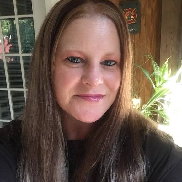 Profile Picture of Pamela Ax-fassler (@hogger2) on Poshmark