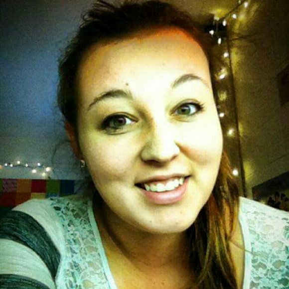 Profile Picture of Julia Robison (@jrobison4321) on Poshmark