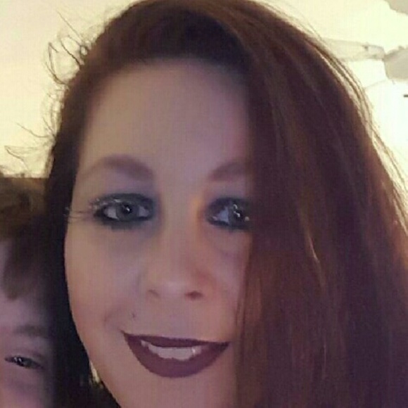 Profile Picture of Danielle Marino (@d74kovo) on Poshmark