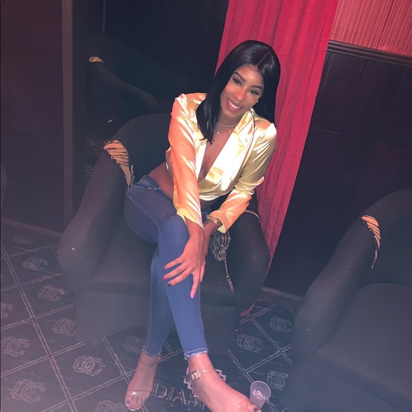 Profile Picture of Andrea Truesdell (@andreat00088) on Poshmark