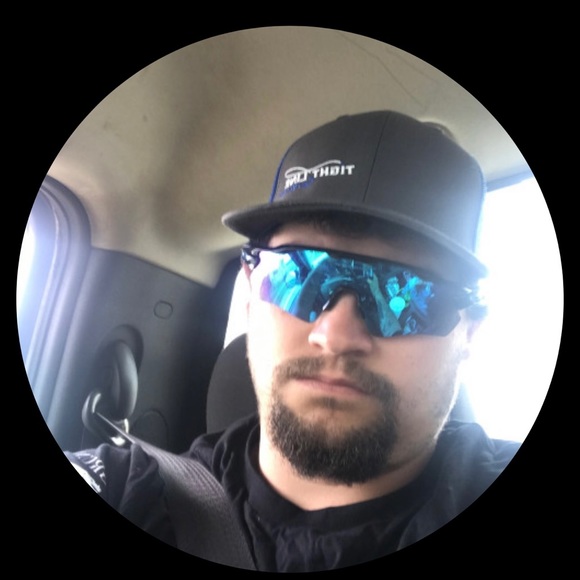 Profile Picture of William Molnar (@roo42te) on Poshmark