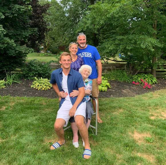 Profile Picture of Paula Valeriote-keane (@paula_keane) on Poshmark