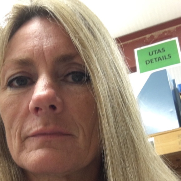 Profile Picture of Susan Leavitt (@susnangel) on Poshmark