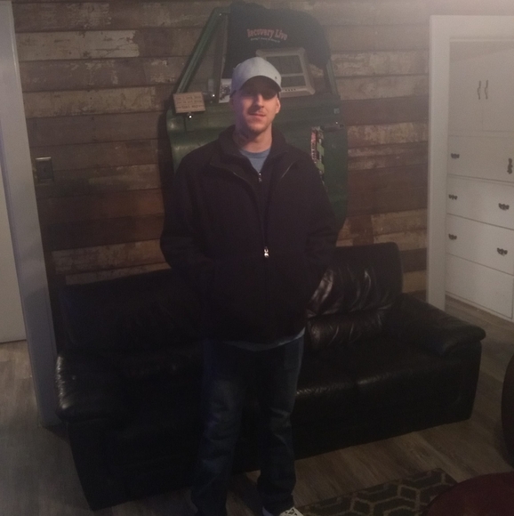 Profile Picture of Joseph Tremain (@joey082016) on Poshmark
