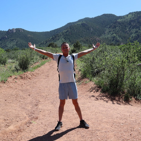 Profile Picture of Austin Gizinski (@buzzy555) on Poshmark