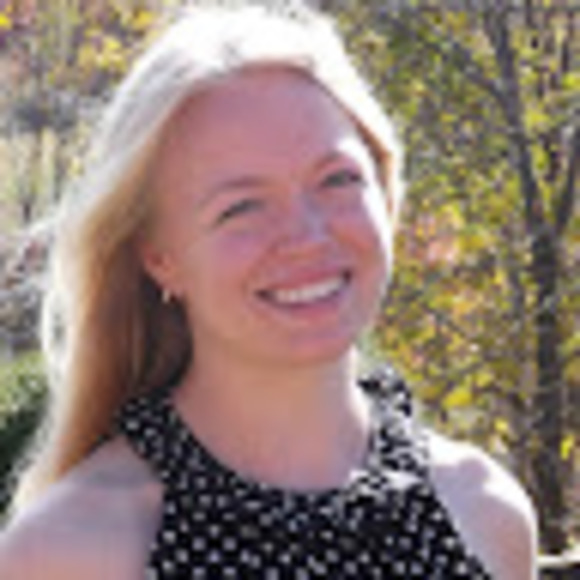 Profile Picture of Bianca Schroeder (@biancaschroe402) on Poshmark