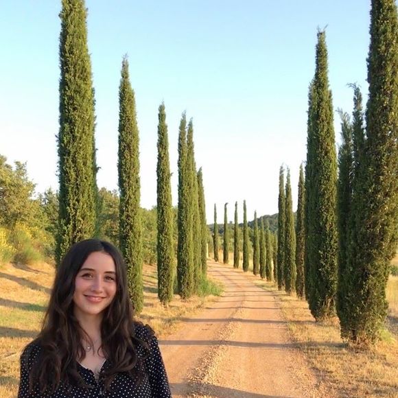 Profile Picture of Talia Huculak (@taliahuculak) on Poshmark