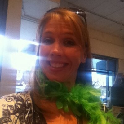 Profile Picture of Lori Lund (@lorialund) on Twitter