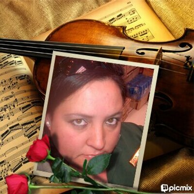 Profile Picture of Louise Cavanagh (@lucy_loo17) on Twitter