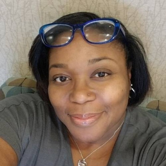 Profile Picture of Sabrina Wade (@briwade07) on Poshmark